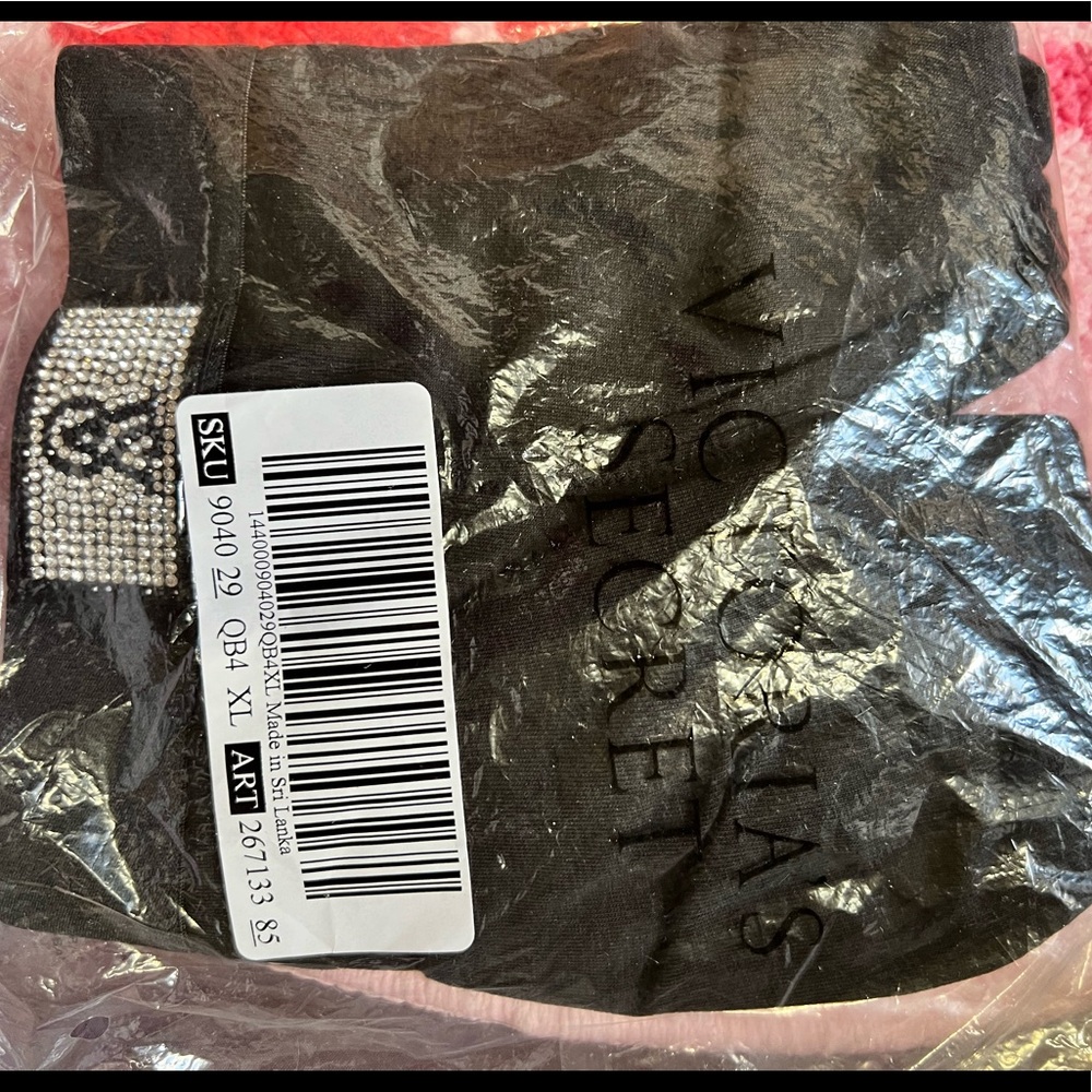 Victoria’s Secret XL BLACK SHINE Lounge Bra & XL BLACK LEOPARD SHINE SHORTS - Picture 4 of 5